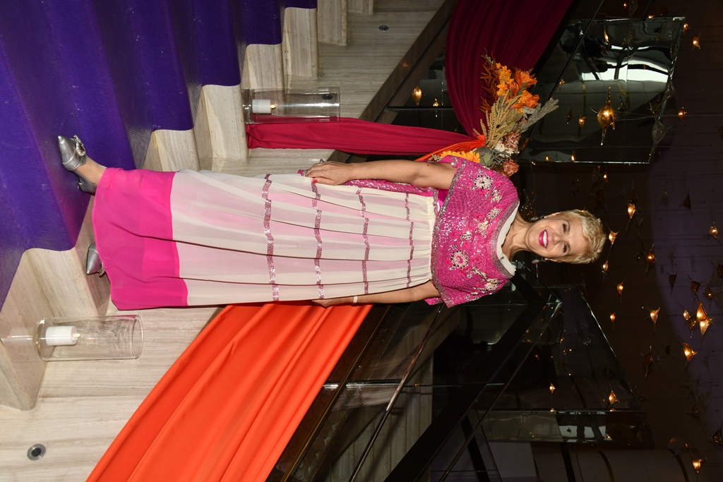 Bollywood I��lt�s�  Raffles �stanbul�u Sard� 